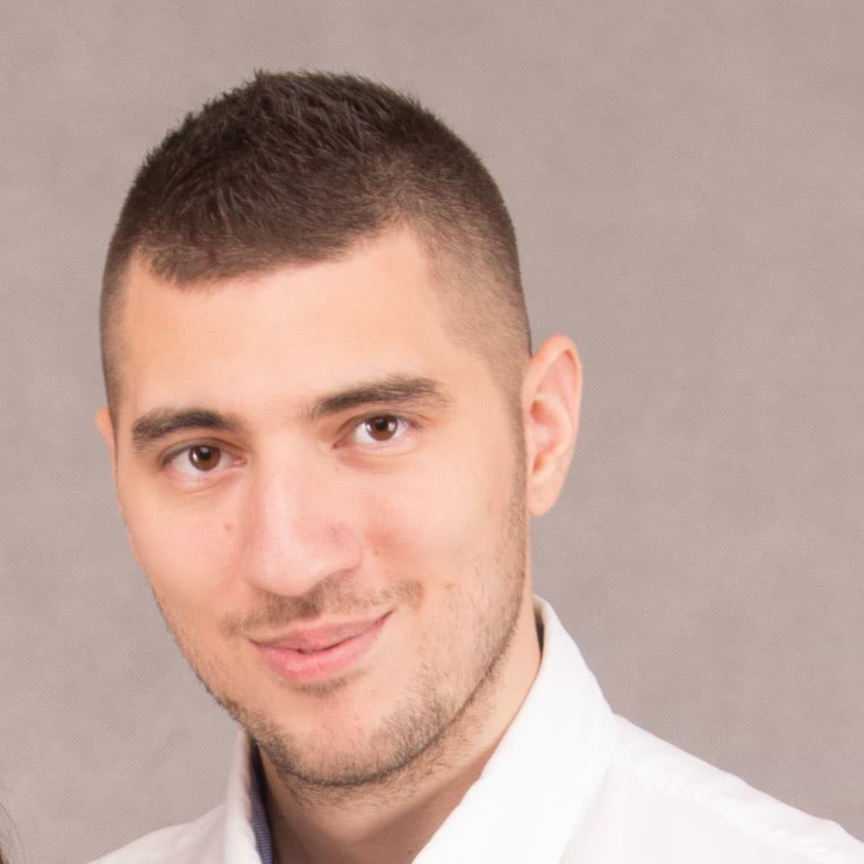 Szabó Alex • magánszemély